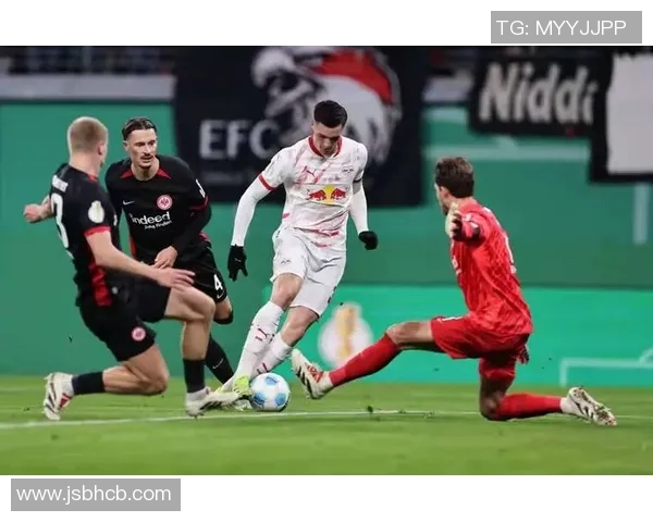 拜仁慕尼黑青年队迎战拜罗伊特展现年轻球员的潜力与激情 拜仁慕尼黑青年队迎战拜罗伊特展现年轻球员的潜力与激情